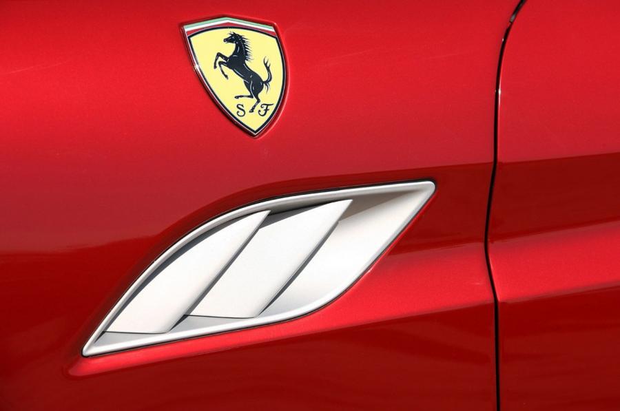Детали экстерьера Ferrari California 30 2012 года  (фото 12 из 58)